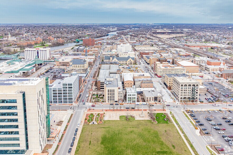 More Photos Of 23 W Jefferson St, Joliet Office For Sale