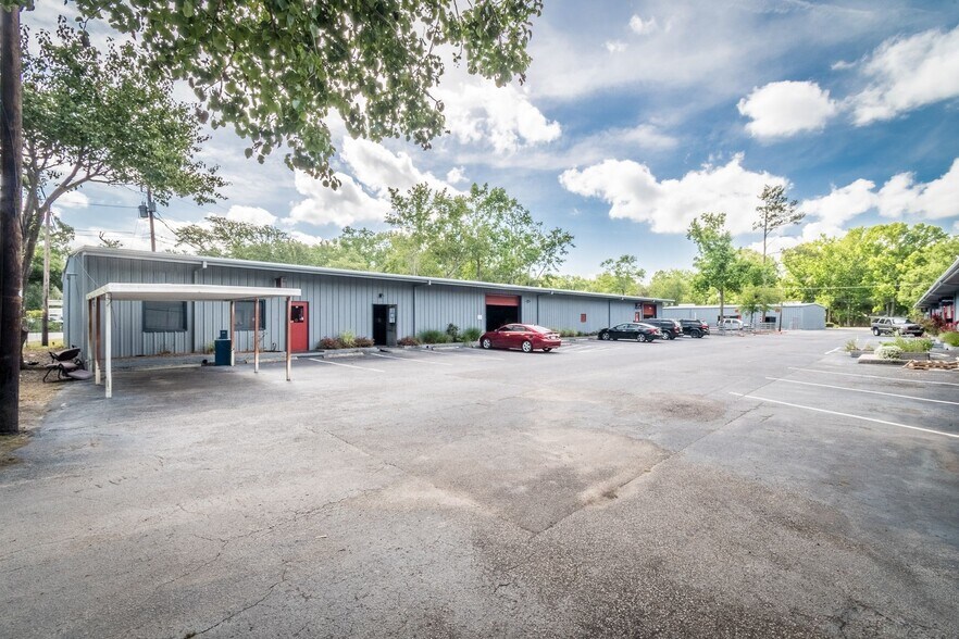 More Photos Of 1856 Belgrade Ave, Charleston Flex For Lease