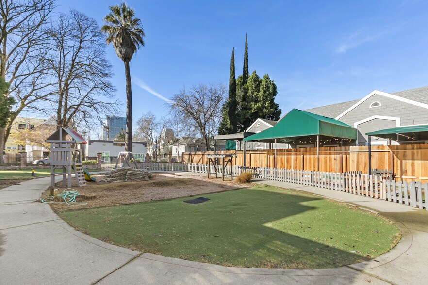 More Photos Of 1111-1123 D St, Sacramento Specialty For Sale