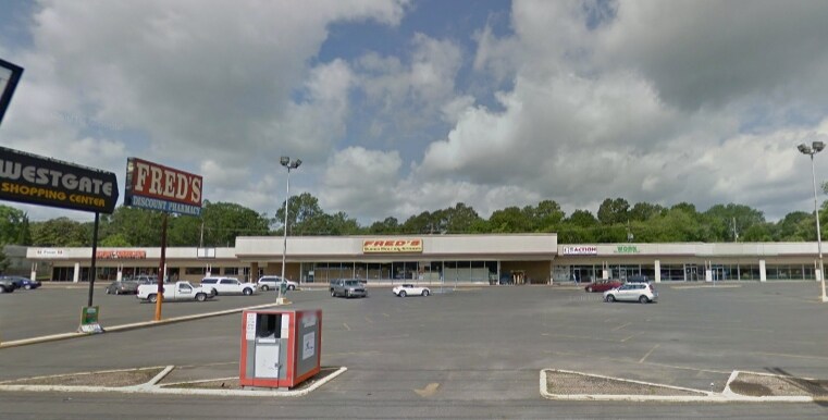 More Photos Of 2609-2633 N 7th St, West Monroe General Retail For Lease