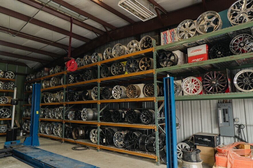 More Photos Of 6886 Santa Fe Dr, Winton Auto Repair For Sale
