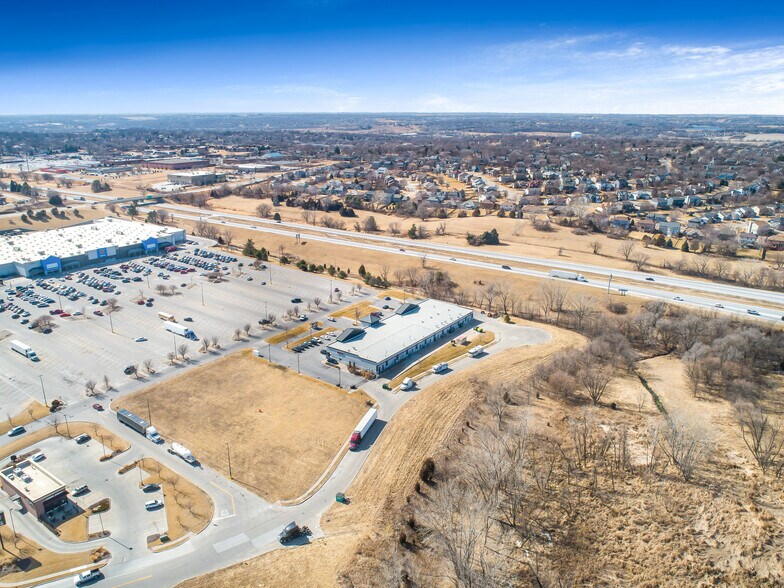 More Photos Of 9939-9961 Redick Cir, Omaha Unknown For Lease