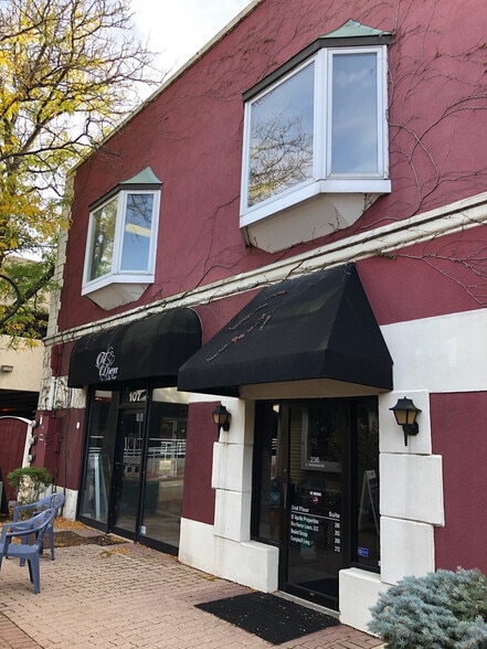 More Photos Of 236 S Washington St, Naperville Storefront Retail Office For Lease