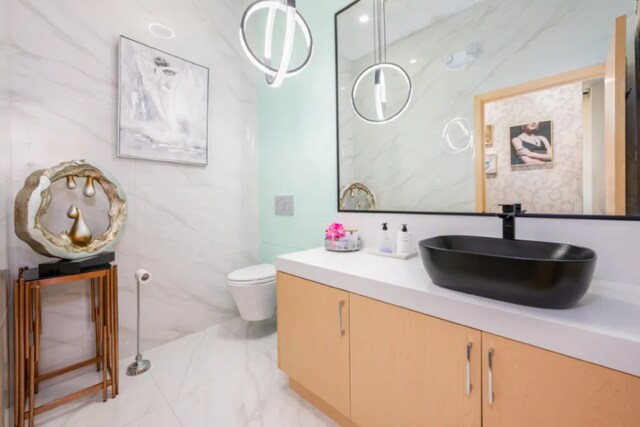 More Photos Of 179 Davie St, Vancouver Apartments For Sale