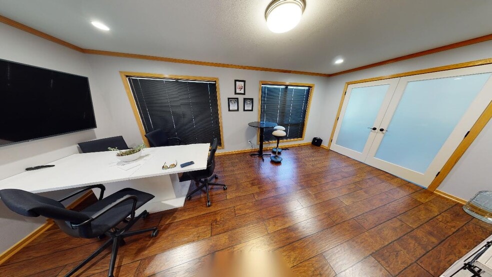 More Photos Of 9 Halsted Cir, Rogers Medical For Lease