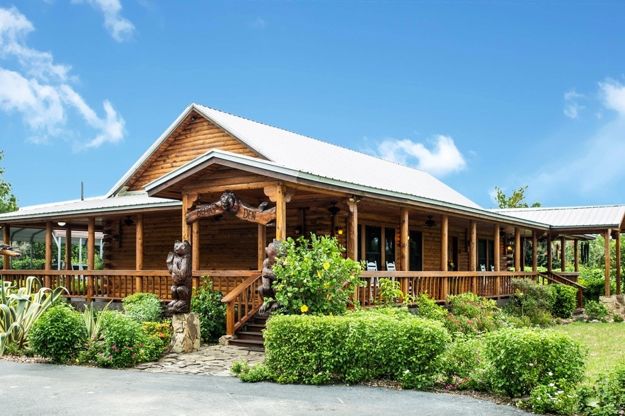 More Photos Of 850 Old US Highway 27, South Bay General Retail For Sale