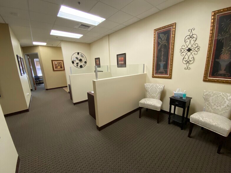 More Photos Of 1447 Ford St, Redlands Office For Lease