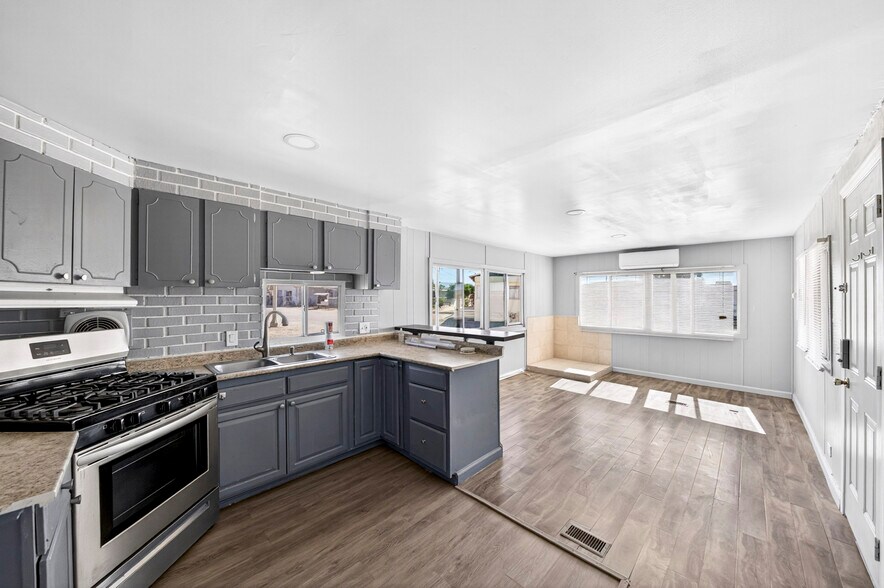 More Photos Of 11398 B Bartlett Ave, Adelanto Manufactured Housing Mobile Home Park For Sale