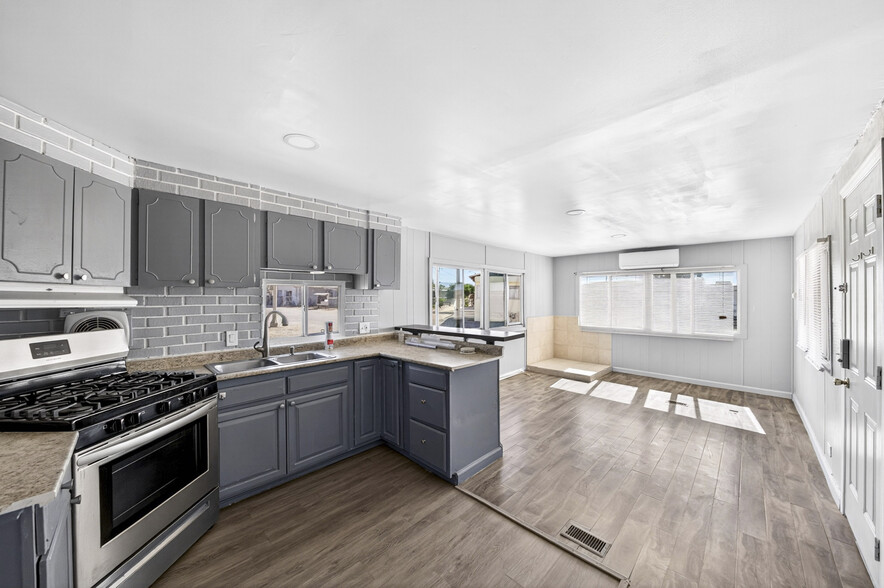 More Photos Of 11398 Bartlett Ave, Adelanto Contractor Storage Yard For Sale