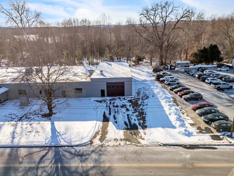 More Photos Of 67 Mainline Dr, Westfield Manufacturing For Lease