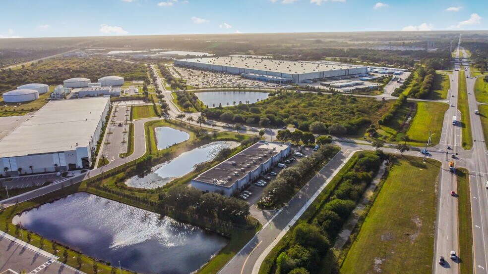 More Photos Of 6901-6945 NW LTC Pky, Port Saint Lucie Warehouse For Lease