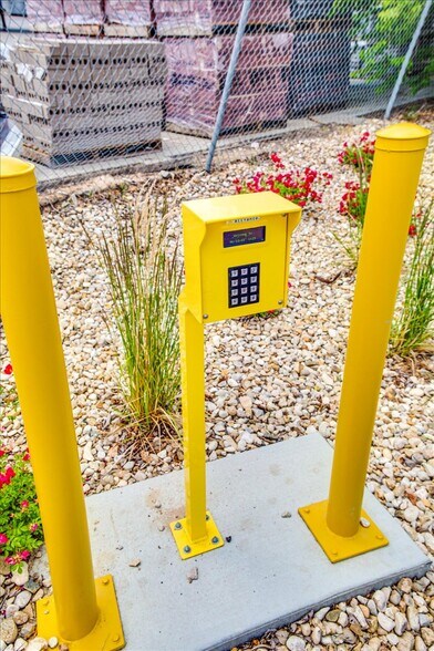 More Photos Of 7373 S Federal Way, Boise Self Storage For Sale