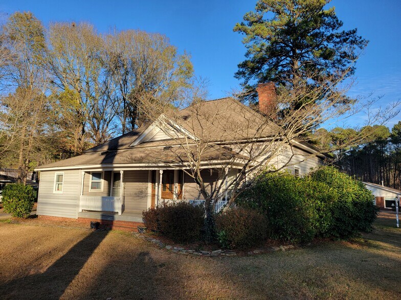 More Photos Of 1110 Hawkins Ave, Sanford Light Manufacturing For Sale