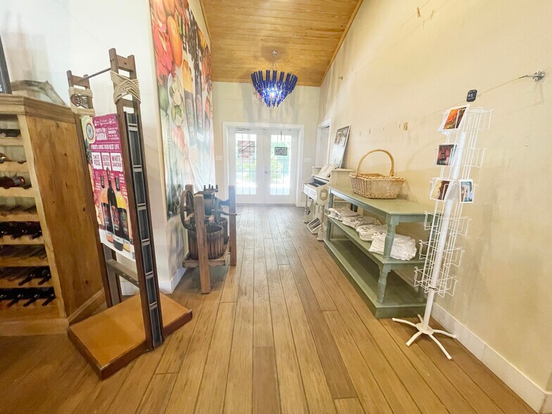 More Photos Of 21848 S County Road 325, Hawthorne Restaurant For Sale