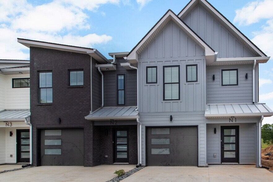 More Photos Of 533 Bellamy Ln, Clarksville Multifamily For Sale