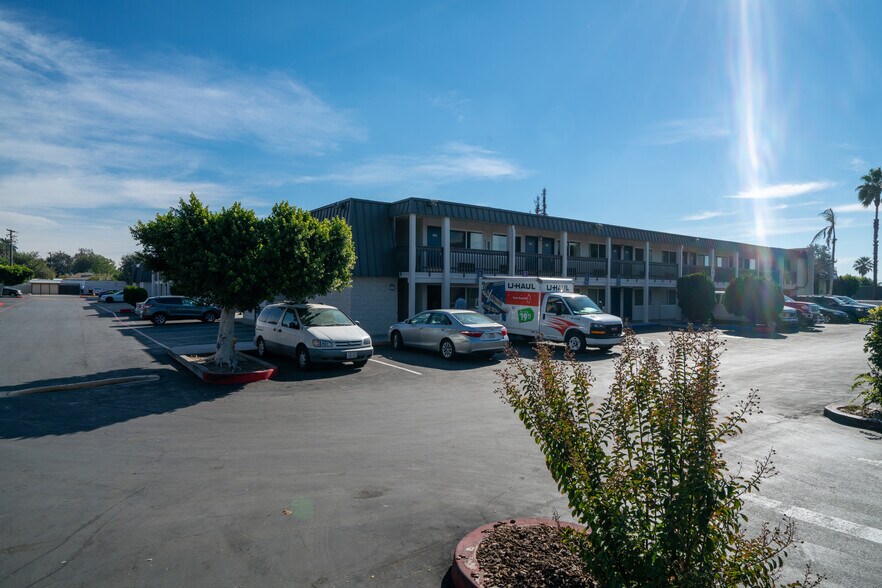More Photos Of 840 S Indian Hill Blvd, Claremont Hotel For Sale