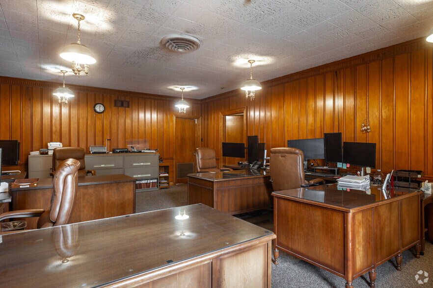 More Photos Of 2521 Cedar Springs Rd, Dallas Office For Lease