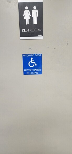 More Photos Of 310 Croft Dr, Lakeshore Storefront For Lease