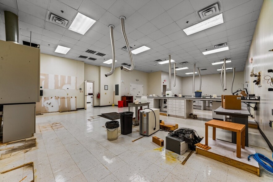 More Photos Of 2107 Black Creek Rd SE, Wilson Warehouse For Lease