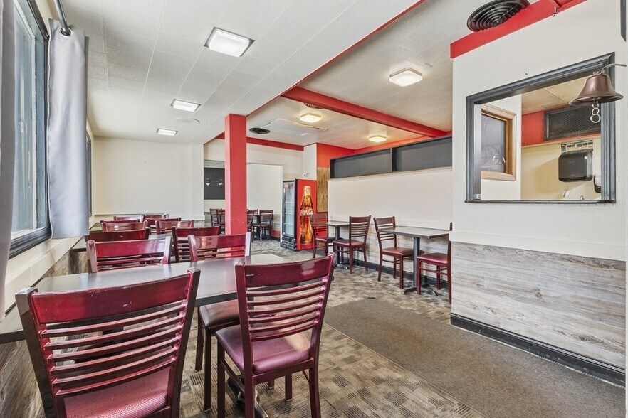 More Photos Of 1409 Arcade St, Saint Paul Restaurant For Sale