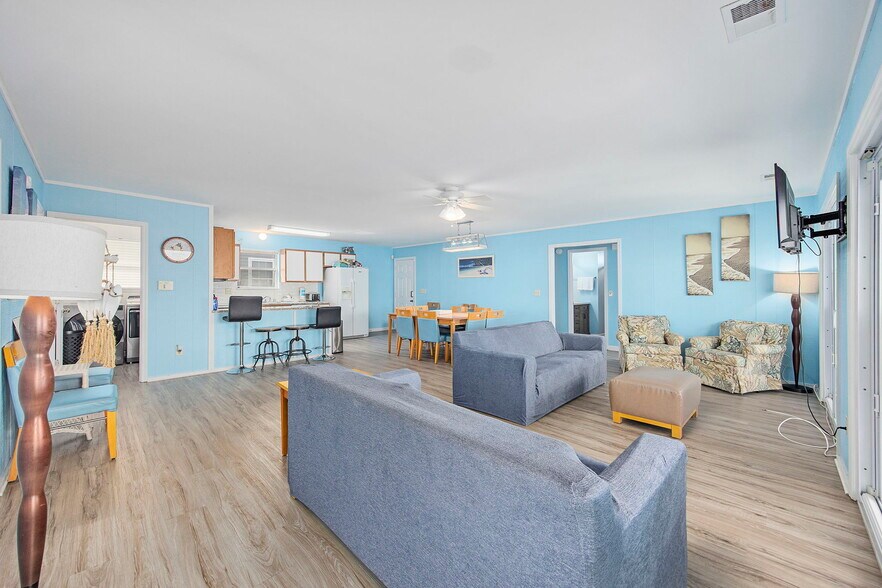 More Photos Of 412 S Seaside Dr, Surfside Beach Multifamily For Sale