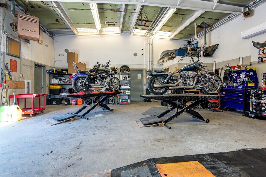 More Photos Of 2106 Highway 95, Bullhead City Auto Dealership For Sale