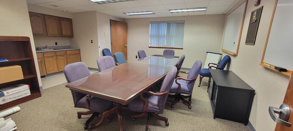 More Photos Of 32 Line St, Dunmore Office For Sale