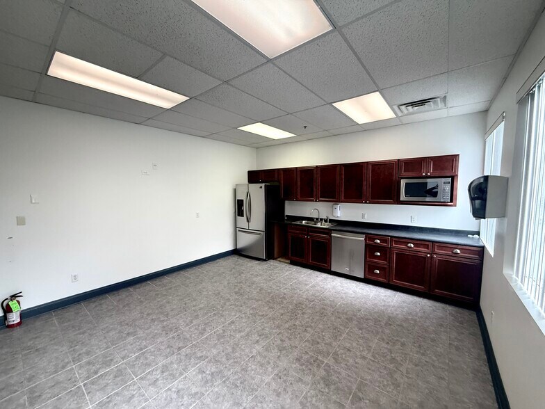 More Photos Of 1111 Van Voorhis Rd, Morgantown Medical For Lease