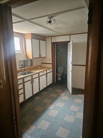 More Photos Of 7100 German Hill Rd, Baltimore Office For Lease