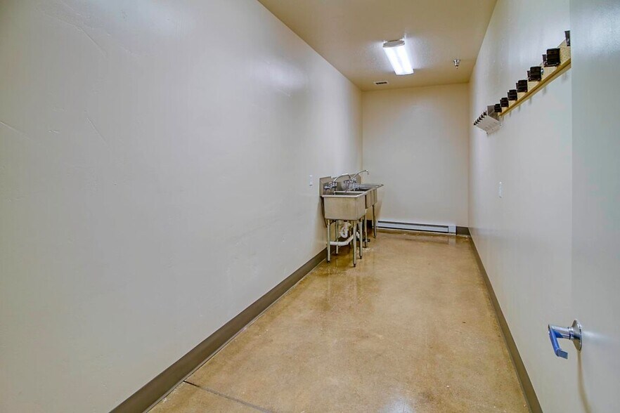 More Photos Of 5811 Sandpiper Dr, Missoula Warehouse For Lease