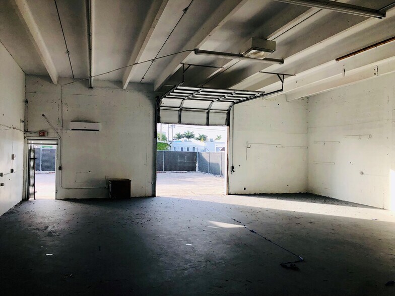 More Photos Of 1142 Okeechobee Rd, West Palm Beach Industrial For Lease