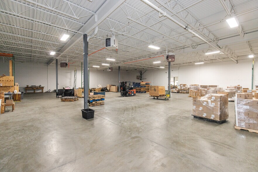 More Photos Of 161 Remington Blvd, Ronkonkoma Warehouse For Sale