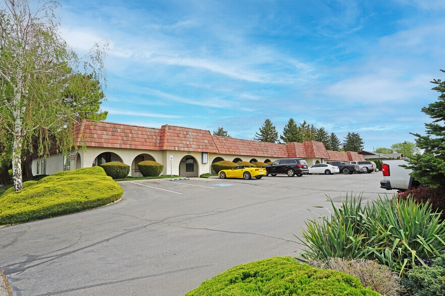 More Photos Of 1015 S 40th Ave, Yakima Medical For Sale