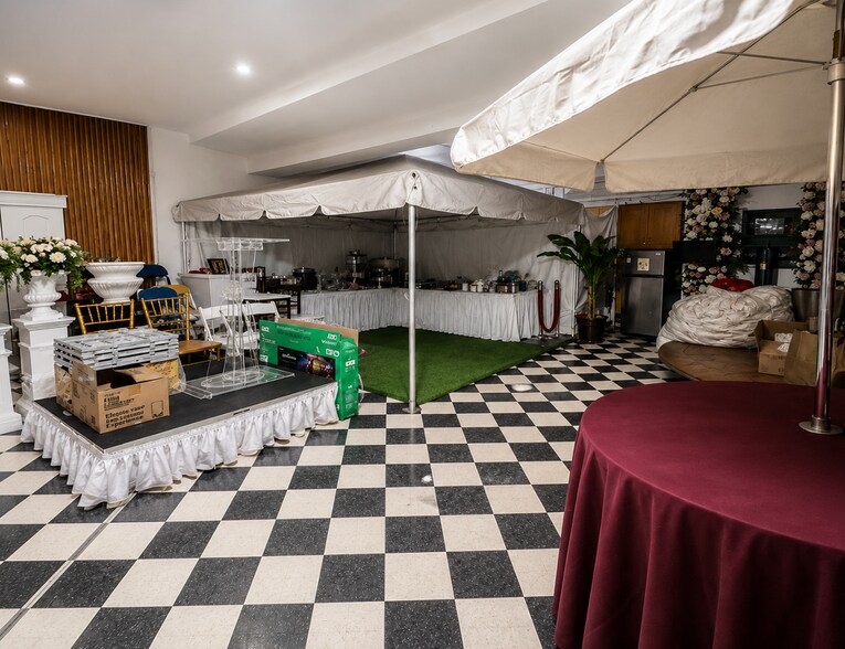 More Photos Of 81 Sheridan Blvd, Inwood Warehouse For Sale