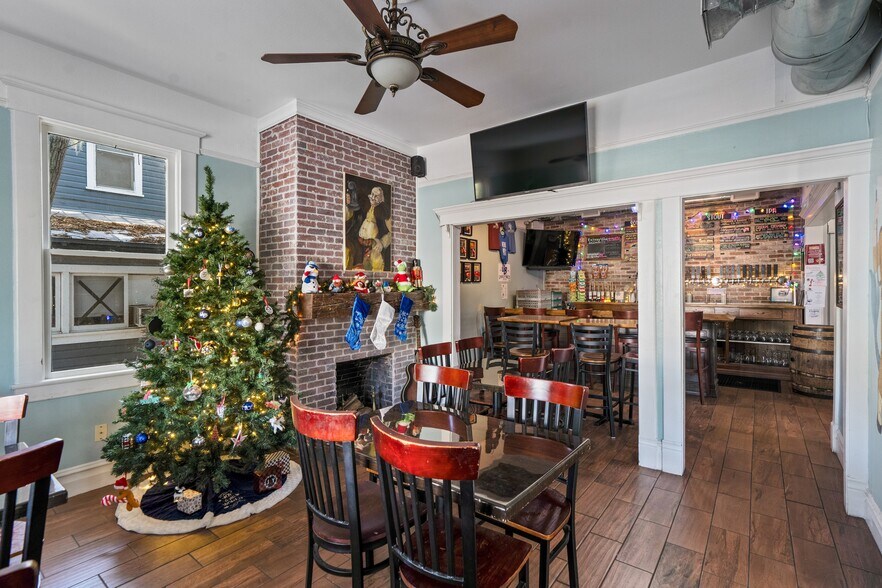 More Photos Of 312 E Tarpon Ave, Tarpon Springs Medical For Sale