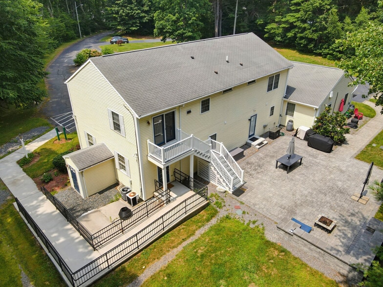 More Photos Of 620 Washington St, Franklin Medical For Sale