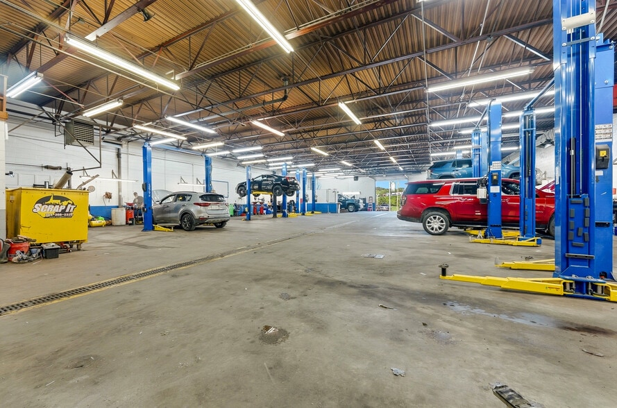 More Photos Of 1229 Country Club Rd, Fairmont Auto Dealership For Sale