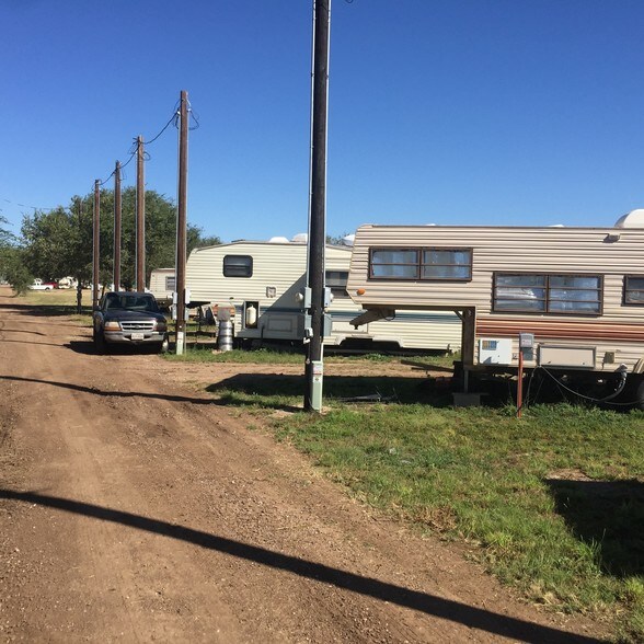 More Photos Of 2203 Woodrow Rd, Lubbock Trailer Camper Park For Sale