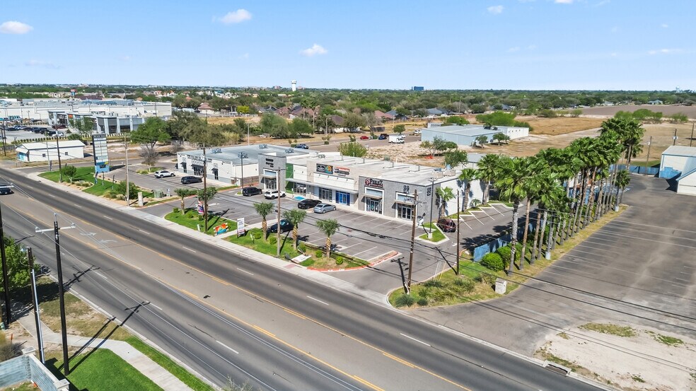 More Photos Of 2104 S McColl Rd, Edinburg Storefront For Sale