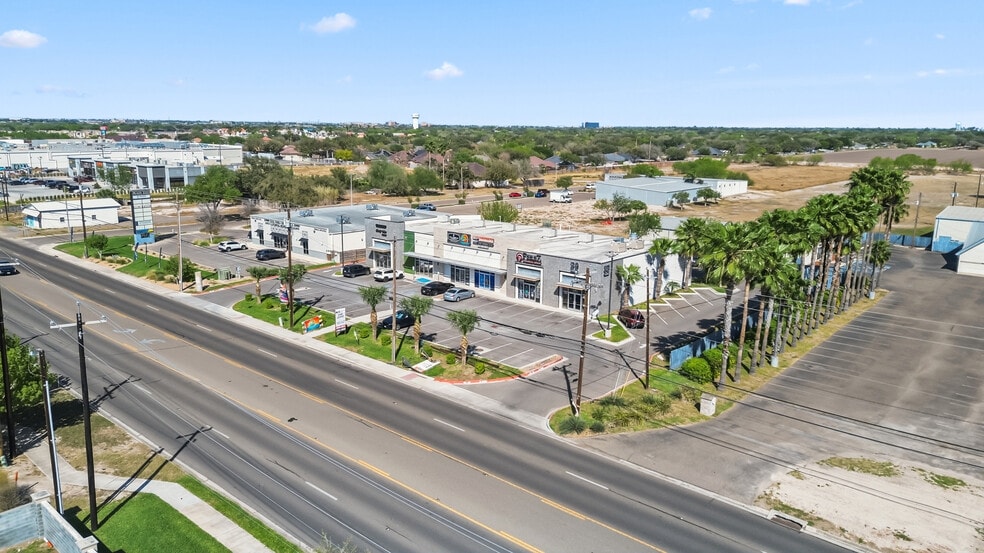 More Photos Of 2104 S McColl Rd, Edinburg Storefront For Lease