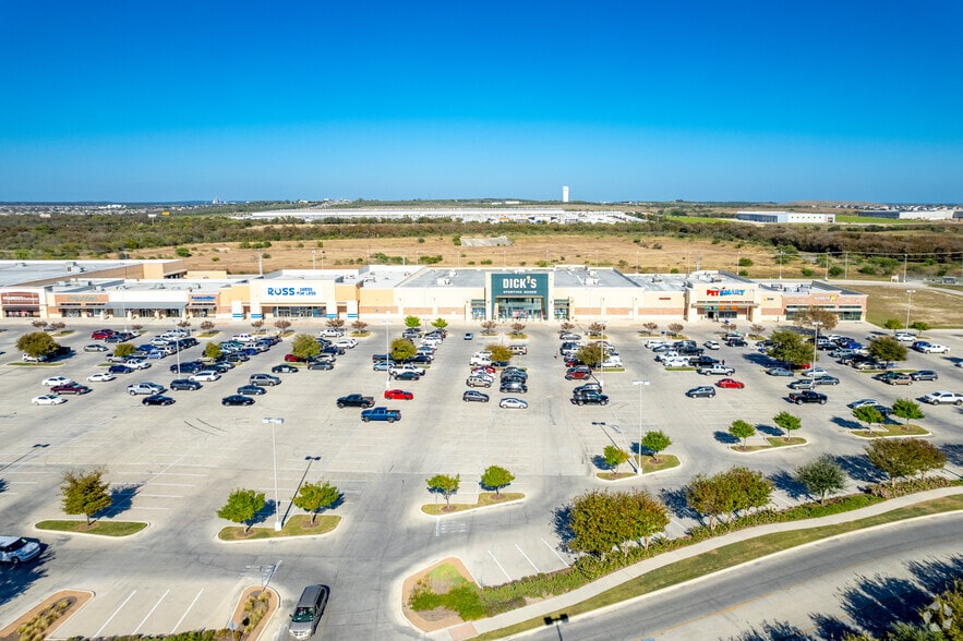 More Photos Of 161 Creekside Way, New Braunfels Unknown For Lease