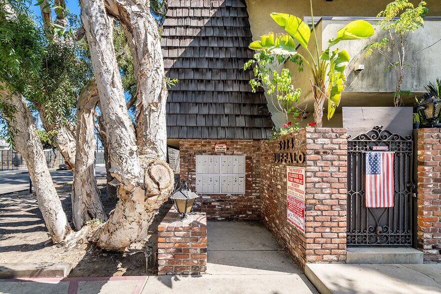 More Photos Of 5934 Buffalo Ave, Van Nuys Apartments For Sale