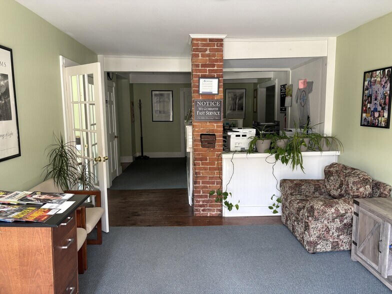More Photos Of 589 Daniel Webster Hwy, Merrimack Office Residential For Sale