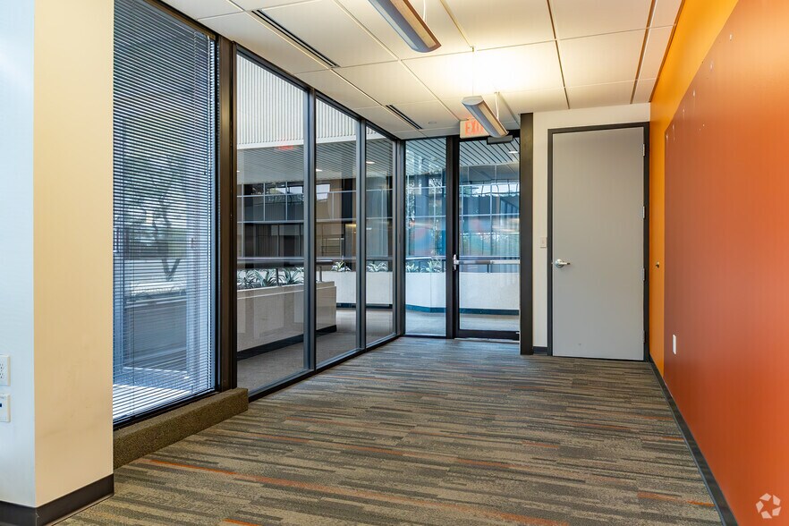 More Photos Of 100 E Campus View Blvd, Columbus Office For Lease