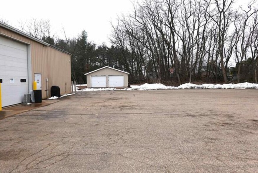 More Photos Of 1626 W Pearl St, Stevens Point Industrial For Sale