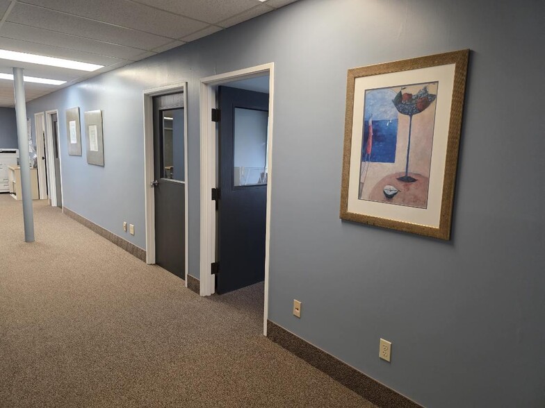 More Photos Of 5700 Executive Dr, Lansing Office For Sale