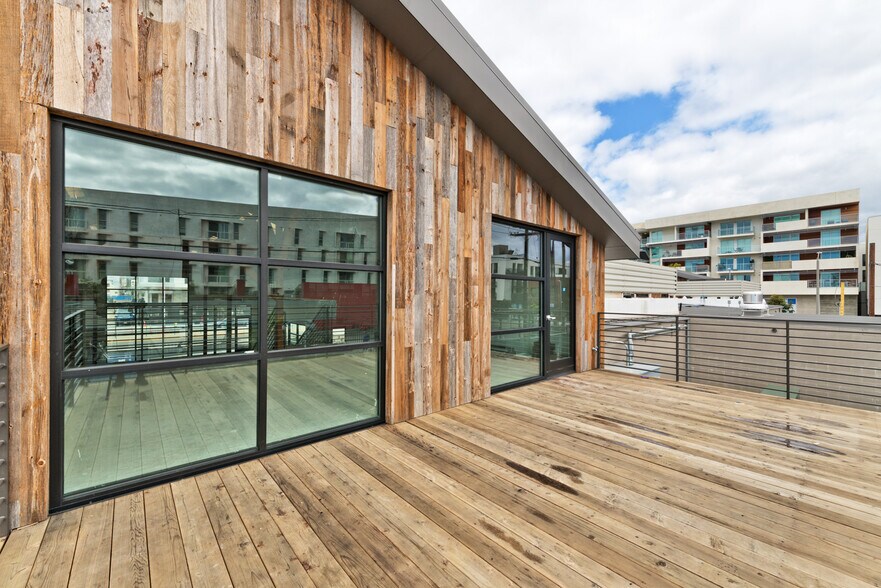 More Photos Of 1600 Lincoln Blvd, Santa Monica Freestanding For Lease