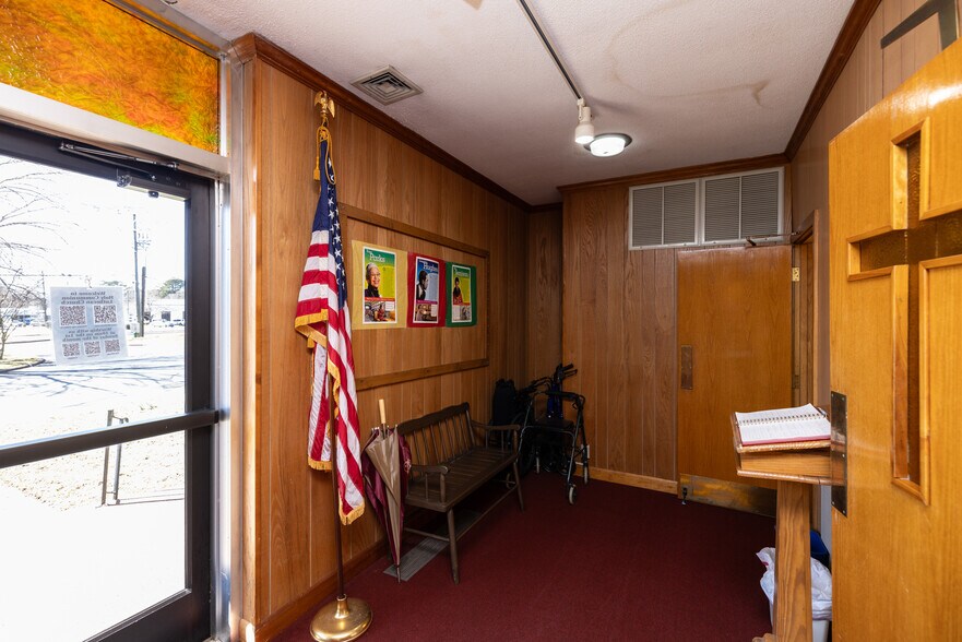 More Photos Of 6220 Portsmouth Blvd, Portsmouth Religious Facility For Sale