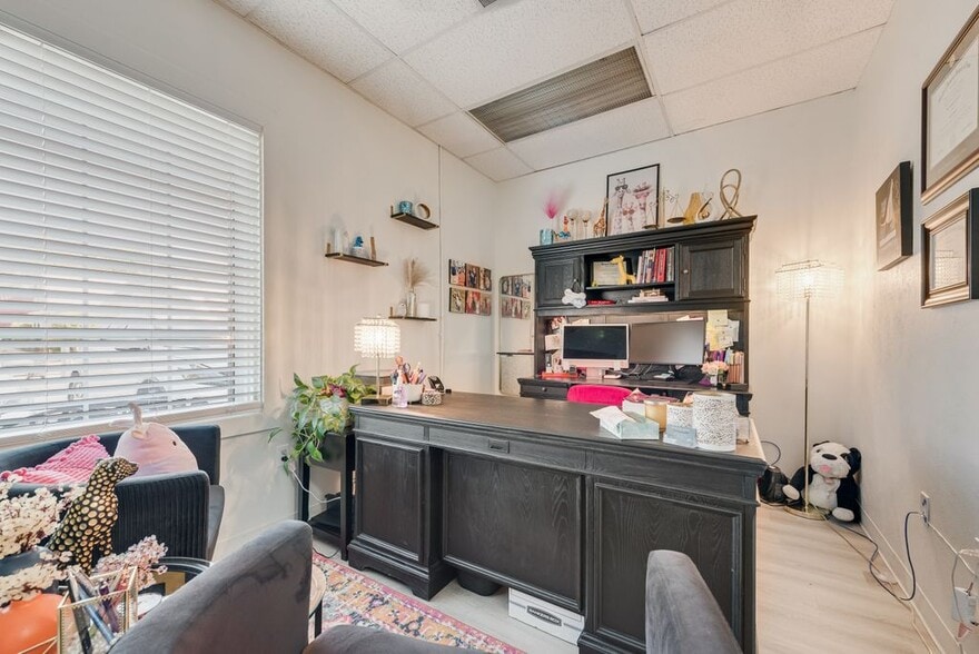 More Photos Of 407 W Main St, Waxahachie Freestanding For Sale