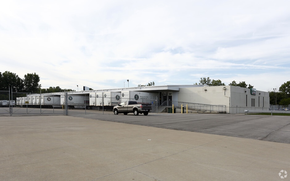 More Photos Of 5902 Stickney Ave, Toledo Truck Terminal For Sale